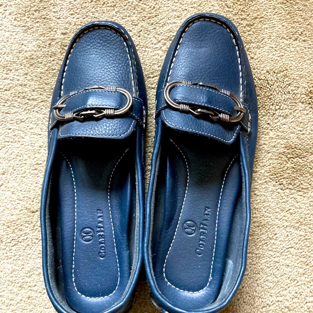 Cole Haan size 7 flats, excellent condition.